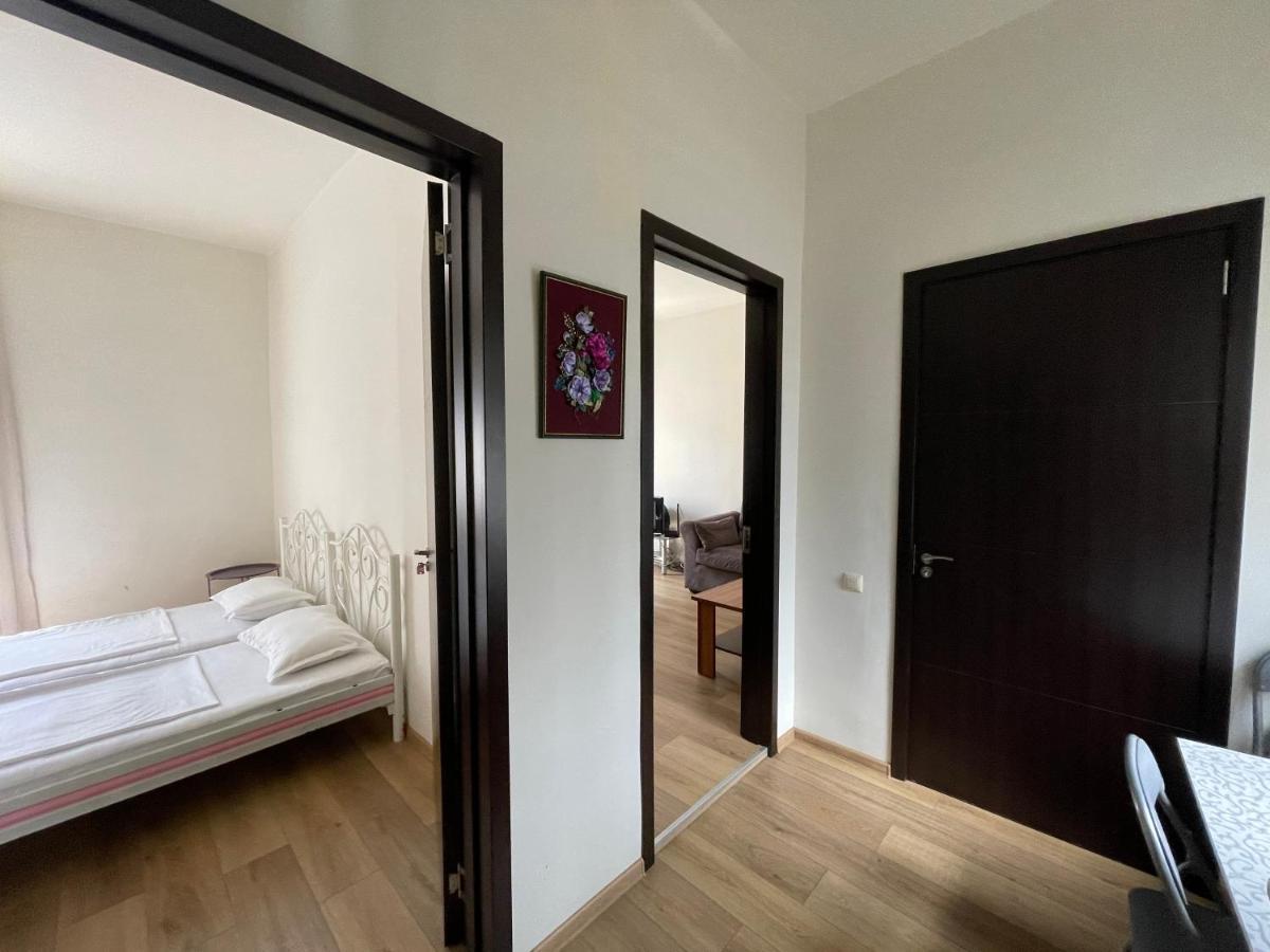 Apartment In The City Center - Old באטומי מראה חיצוני תמונה