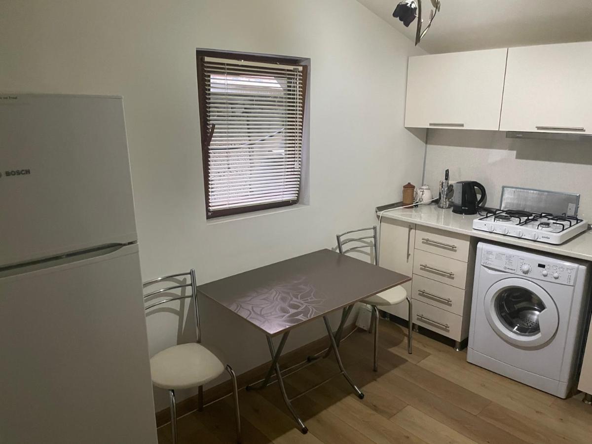 Apartment In The City Center - Old באטומי מראה חיצוני תמונה
